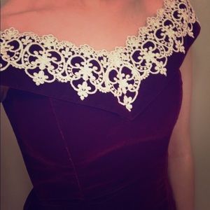 LAST CHANCE Vintage Red Velvet Dress